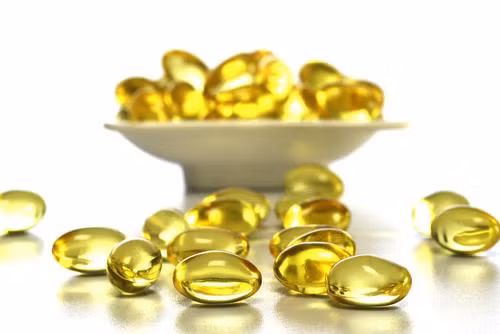 Tiến hành thoa Vitamin E đều đặn, bạn sẽ thấy có kết quả trong vòng hai tuần. Tiến hành thoa Vitamin E đều đặn, bạn sẽ thấy có kết quả trong vòng hai tuần.