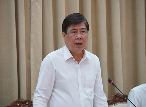 Chủ tịch Ủy ban nhân dân Thành phố Hồ Chí Minh Nguyễn Thành Phong phát biểu tại buổi họp (ảnh: P.L) Chủ tịch Ủy ban nhân dân Thành phố Hồ Chí Minh Nguyễn Thành Phong phát biểu tại buổi họp (ảnh: P.L)