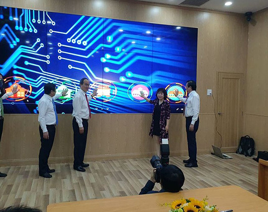 Ra mắt Trung tâm điều hành Giáo dục thông minh Thành phố Hồ Chí Minh (ảnh: P.L) Ra mắt Trung tâm điều hành Giáo dục thông minh Thành phố Hồ Chí Minh (ảnh: P.L)
