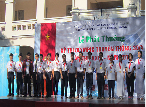 Một lần tổ chức Cuộc thi Olympic truyền thống 30/4 tại Trường chuyên Lê Hồng Phong (ảnh: báo giaoduc.edu.vn) Một lần tổ chức Cuộc thi Olympic truyền thống 30/4 tại Trường chuyên Lê Hồng Phong (ảnh: báo giaoduc.edu.vn)