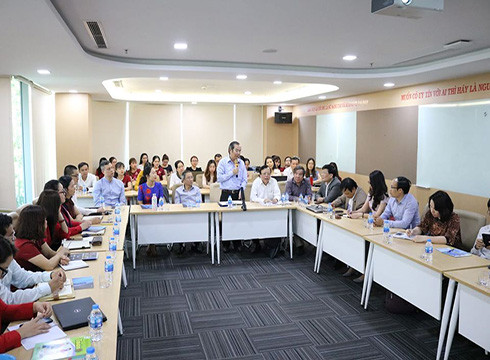 Hội thảo về bộ sách giáo khoa Cánh Diều được kết nối trực tuyến đến 18 trường nằm trong hệ thống (ảnh: NHG) Hội thảo về bộ sách giáo khoa Cánh Diều được kết nối trực tuyến đến 18 trường nằm trong hệ thống (ảnh: NHG)