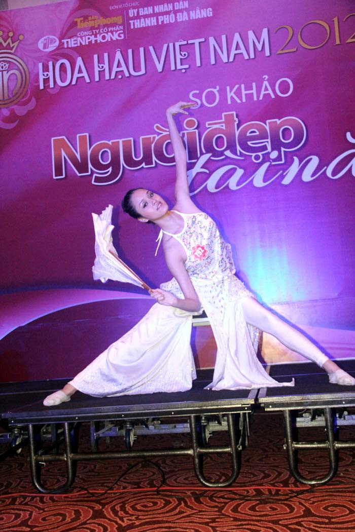 Đỗ Hoàng Anh múa Giấc mơ trưa.