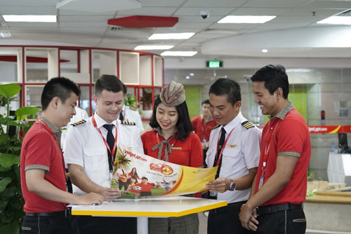 Liên tiếp trong nhiều năm liền, Vietjet lop &quot;Top&quot; nơi làm việc tốt nhất Việt Nam. Ảnh: Vietjet.