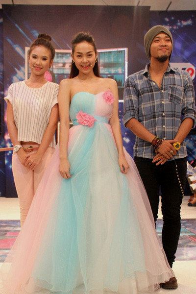 Dù đã bước sang tuổi 26, Minh Hằng vẫn rất trẻ trung và đáng yêu như teen. Dù đã bước sang tuổi 26, Minh Hằng vẫn rất trẻ trung và đáng yêu như teen.