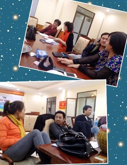 Cảnh hậu trường Táo Quân có sự xuất hiện của ca sỹ Minh Quân.