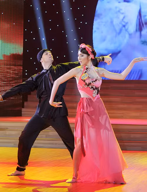 Ngọc Quyên "lăng xê" bộ cánh cô từng mặc trong phim "Mỹ nhân kế"