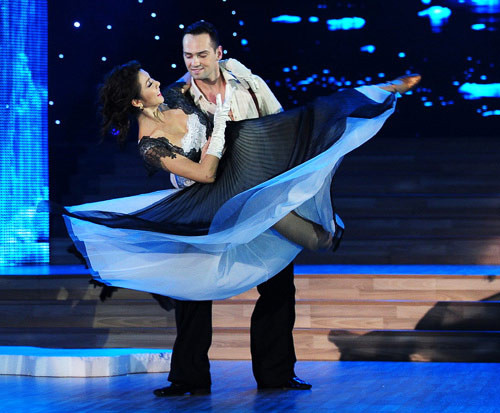 Trong đêm thi tiếp, Ngọc Quyên cũng rất kín đáo và... ngoan hiền