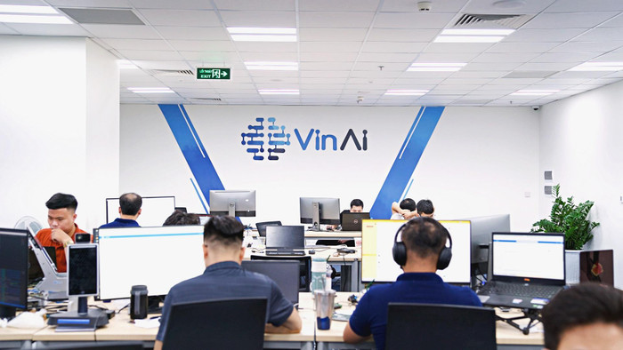 VinAI quy tụ gần 200 nhà khoa học, kỹ sư tên tuổi, đã có chỗ đứng nhất định trong ngành trí tuệ nhân tạo thế giới. VinAI quy tụ gần 200 nhà khoa học, kỹ sư tên tuổi, đã có chỗ đứng nhất định trong ngành trí tuệ nhân tạo thế giới.