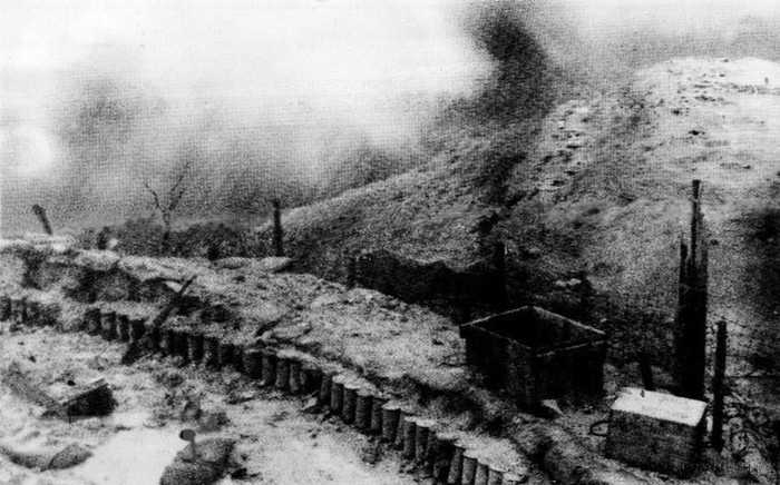 Căn cứ địch ở Động Toàn bị quân giải phóng tấn công bằng súng lớn. (Ảnh: Vũ Tạo/TTXVN) Căn cứ địch ở Động Toàn bị quân giải phóng tấn công bằng súng lớn. (Ảnh: Vũ Tạo/TTXVN)