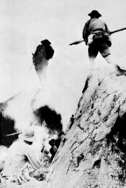 Quân giải phóng tấn công Chi khu quân sự Gio Linh. (Ảnh: Hải Nam/TTXVN) Quân giải phóng tấn công Chi khu quân sự Gio Linh. (Ảnh: Hải Nam/TTXVN)