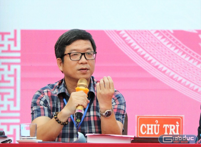 Tiến sĩ Hoàng Xuân Hiệp - Hiệu trưởng Trường Đại học Công nghiệp Dệt may Hà Nội. (Ảnh: Ngân Chi) Tiến sĩ Hoàng Xuân Hiệp - Hiệu trưởng Trường Đại học Công nghiệp Dệt may Hà Nội. (Ảnh: Ngân Chi)