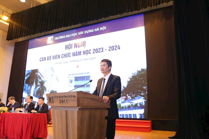 Phó Giáo sư, Tiến sĩ Nguyễn Đình Thi - Chủ tịch Hội đồng trường Trường Đại học Xây dựng Hà Nội. (Ảnh: website nhà trường) Phó Giáo sư, Tiến sĩ Nguyễn Đình Thi - Chủ tịch Hội đồng trường Trường Đại học Xây dựng Hà Nội. (Ảnh: website nhà trường)