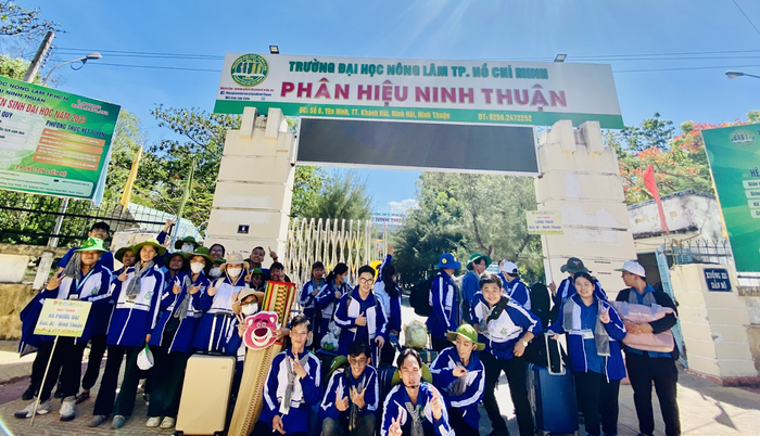 Sinh viên Phân hiệu Trường đại học Nông Lâm Thành phố Hồ Chí Minh tại Ninh Thuận. (Ảnh: website trường) unnamed (25).png