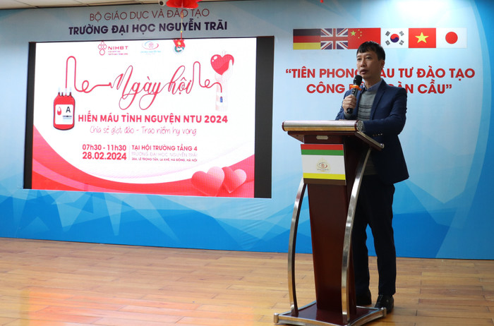 Thạc sĩ Trần Văn Tuyến – Phó Hiệu trưởng Trường Đại học Nguyễn Trãi. GDVN_HIEN-MAU (14).JPG