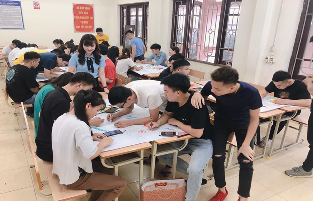 Một tiết học của sinh viên ngành Khoa học môi trường tại Trường Đại học Nông lâm Thái Nguyên. (Ảnh: NTCC) TN-1.png