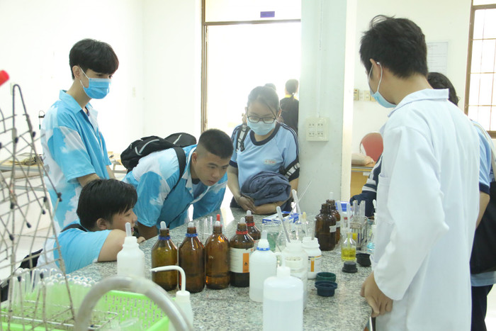 Hoạt động nghiên cứu khoa học tại Trường Đại học Trà Vinh. (Ảnh: website nhà trường) IMG_1-2048x1365.jpg