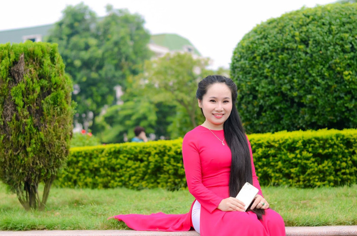 Cô Nguyễn Thu Quyên là giáo viên cốt cán cấp tỉnh, thường xuyên tham gia biên soạn đề, xây dựng ngân hàng câu hỏi, coi thi, chấm thi học sinh giỏi các cấp môn Lịch sử. (Ảnh:NVCC) unnamed (40).jpg