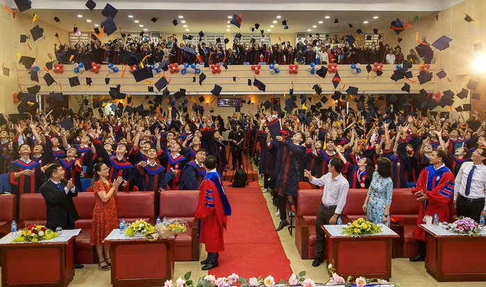 Trong một số trường hợp nếu không phải hiệu trưởng ký bằng có thể ảnh hưởng tới giá trị văn bằng của sinh viên. (Ảnh: website HCMUTE)