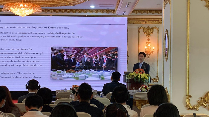 Nam tiến sĩ mong muốn thành lập một sàn giao dịch tín chỉ carbon. (Ảnh: NVCC) Nam tiến sĩ mong muốn thành lập một sàn giao dịch tín chỉ carbon. (Ảnh: NVCC)