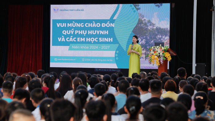 Trường Trung học phổ thông Liên Hà tổ chức buổi gặp mặt học sinh và phụ huynh đầu năm (Ảnh: Fanpage nhà trường) unnamed (23).png