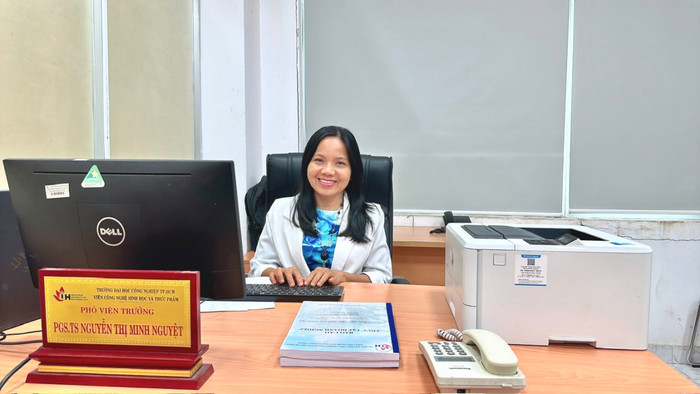 Phó Giáo sư, Tiến sĩ Nguyễn Thị Minh Nguyệt, Trưởng Bộ môn Dinh dưỡng và Khoa học thực phẩm, Phó Viện trưởng Viện Công nghệ Sinh học và Thực phẩm - Trường Đại học Công nghiệp Thành phố Hồ Chí Minh. (Ảnh: NVCC) ẢNH 2 ẢNH 2. Phó Giáo sư, Tiến sĩ Nguyễn Thị Minh Nguyệt, Trưởng Bộ môn Dinh dưỡng và Khoa học thực phẩm, Phó Viện trưởng Viện Công nghệ Sinh học và Thực phẩm - Trường Đại học Công nghiệp Thành phố Hồ Chí Minh.JPG..JPG