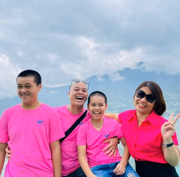 Quân cùng gia đình.jpg