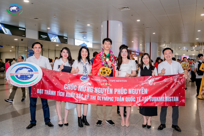 Nguyễn Phúc Nguyên, học sinh Trường THCS-THPT Newton là thí sinh trường tư thục duy nhất giành Huy chương Vàng Olympic Giao lưu Toán học Turkmenistan. 494642710_1291676925852621_7197803783682815909_n.jpg