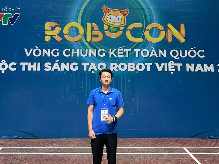 Hà Quốc Khánh cùng cả đội lọt vòng 1/16 cuộc thi Sáng tạo Robot Việt Nam - Robocon Việt Nam 2024. (Ảnh: NVCC) unnamed (6).jpg