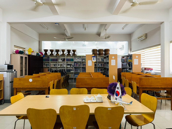 Phòng tư liệu tiếng Hàn tại Trường Đại học Ngoại ngữ, Đại học Đà Nẵng. (Ảnh: Nhà trường cung cấp) Phòng tư liệu tiếng Hàn tại Trường Đại học Ngoại ngữ, Đại học Đà Nẵng. (Ảnh: Nhà trường cung cấp)