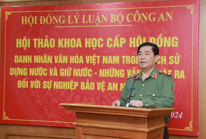 Theo Trung tướng, Phó Giáo sư, Tiến sĩ Trần Vi Dân, đào tạo Công an nhân dân cần gắn với nhiệm vụ nghiên cứu khoa học. (Ảnh: NVCC) z5769424596789_833bd6b7600c9655f8e1e7b0d1559fab.jpg