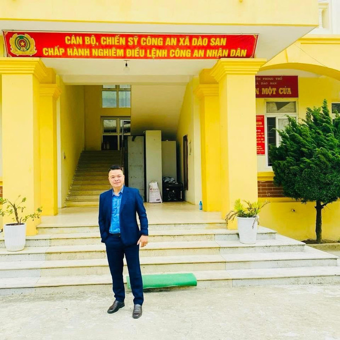 Thầy Đồng Văn Phong, giáo viên Trường Phổ thông dân tộc bán trú Tiểu học và Trung học cơ sở Tung Qua Lìn, huyện Phong Thổ, tỉnh Lai Châu. (Ảnh: NVCC) unnamed (13).jpg