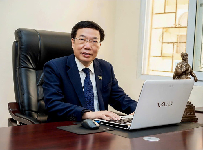 Nhà giáo Ưu tú, Tiến sĩ Vũ Văn Tiến - Hiệu trưởng Trường Trung học phổ thông Chuyên Đại học Sư phạm.(Ảnh: NVCC) unnamed (9).jpg