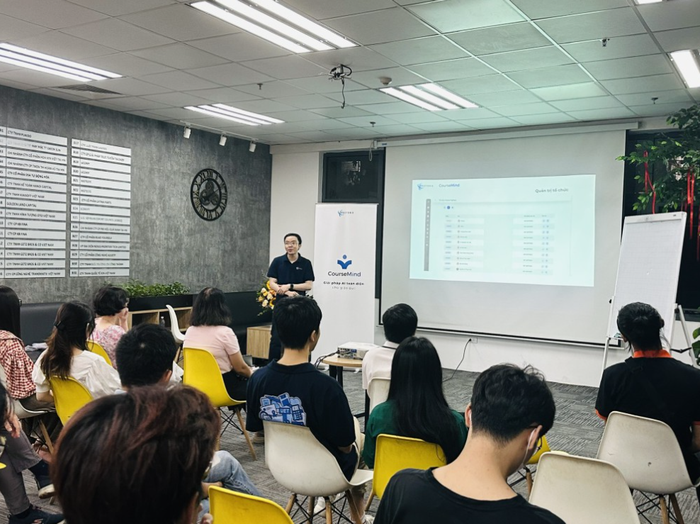 Học viện Ngân hàng tổ chức cho sinh viên ngành Hệ thống thông tin quản lý tham quan thực tế tại Công ty Trách nhiệm hữu hạn Công nghệ ProtonX. (Ảnh: Website nhà trường) unnamed (56).png