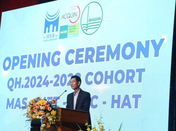 Phó Giáo sư, Tiến sĩ Hoàng Đình Phi - Bí thư Đảng ủy, Hiệu trưởng Trường Quản trị và Kinh doanh, Đại học Quốc Gia Hà Nội. (Ảnh: Nhật Lệ) GDVN_HSB (17).JPG