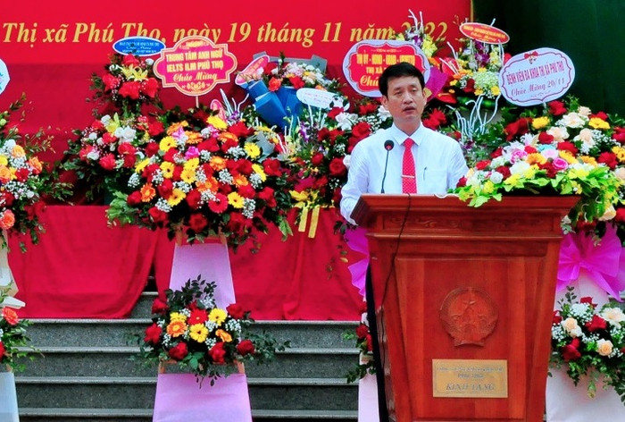Thầy Tạ Minh Tân - Hiệu trưởng Trường Trung học phổ thông Hùng Vương, Phú Thọ. (Ảnh: website nhà trường) 3(8).jpg