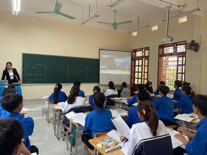 Một tiết học tại Trường phổ thông dân tộc nội trú Trung học cơ sở và Trung học phổ thông Sốp Cộp. Ảnh: website nhà trường. unnamed (89).jpg