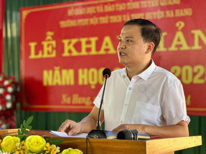 Thầy Hoàng Anh Tuấn - Hiệu trưởng Trường Phổ thông dân tộc nội trú Trung học cơ sở và Trung học phổ thông huyện Na Hang. (Ảnh: website trường) ad-4nxdtkezh43jni697wzg7sq-72q9nxlvyss-1gcu5angzsts0nzusvvqsh5g6gyqa6wgianm8djium0f759xyk0mwtsyhvw7-fzsmspcradi-p-mebjjoiyq7wf1ebxtv7mjknigfpvtba5ji0hksddje4gq6-5688.jpg