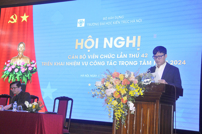 Phó Giáo sư, Tiến sĩ, Kiến trúc sư Phạm Trọng Thuật (phát biểu) – Chủ tịch Hội đồng trường Trường Đại học Kiến trúc Hà Nội. (Ảnh: NVCC) thay-thuat-1-5.jpg