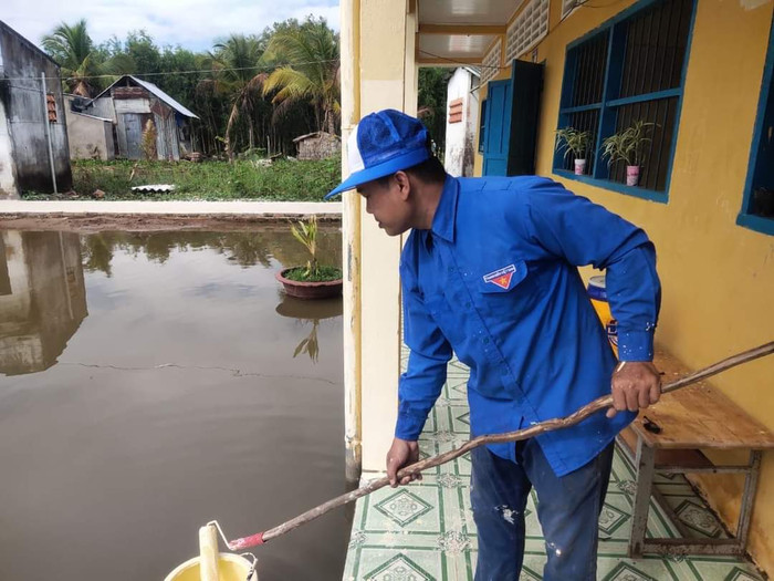 Với thầy Huy mỗi ngày được tham gia công tác đoàn là một ngày vui. (Ảnh: NVCC) thay-son-hoang-huy-2.jpg