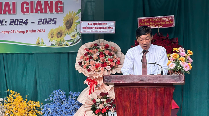 Thầy Đỗ Cao Phước, Hiệu trưởng Trường Trung học phổ thông Nguyễn Hữu Cảnh (huyện Hớn Quản, tỉnh Bình Phước). (Ảnh: Website nhà trường) unnamed (62).png