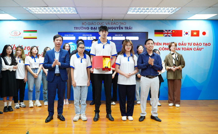 Dự án &quot;Trà gạo trái cây Nhân Bình&quot; xuất sắc giành giải Nhất cuộc thi.