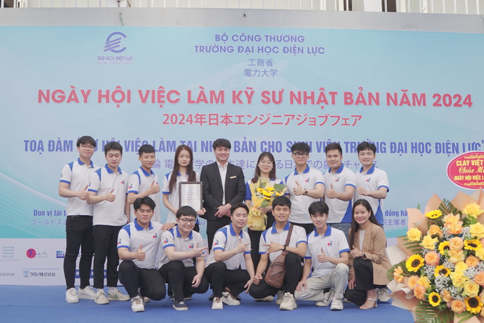 Sinh viên Trường Đại học Điện lực Hà Nội tham gia Ngày hội việc làm kỹ sư Nhật Bản năm 2024. (Ảnh: Thu Trang) Ảnh 9_Khối trường tự chủ.JPG