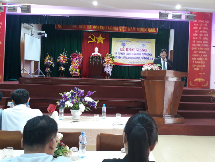 Viện khai giảng lớp tập huấn cán bộ quản lí các trường trung học cơ sở thực hiện chương trình giáo dục phổ thông 2018 theo đặt hàng của Sở Giáo dục và Đào tạo Phú Yên. (Ảnh: Viện cung cấp)