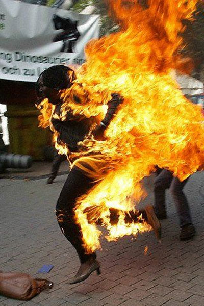 Vụ tự thiêu làm rúng động dư luận Hà thành (Ảnh minh họa)