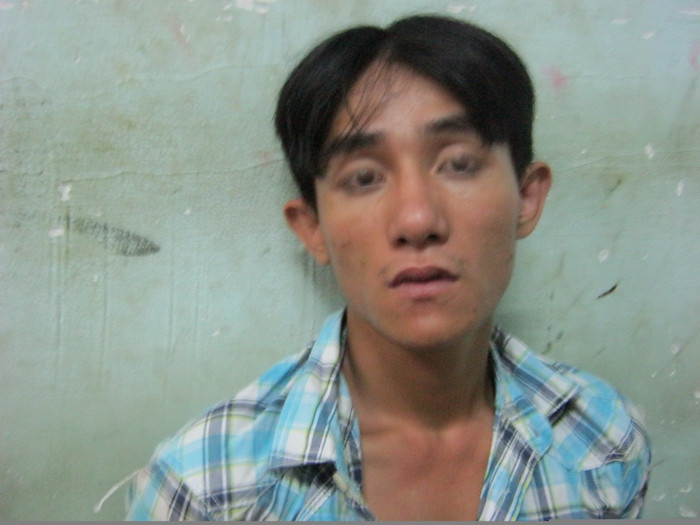 Bản lĩnh chuột nhắt của “đại ca” hai tay hai súng chui vào chuồng gà trốn công an