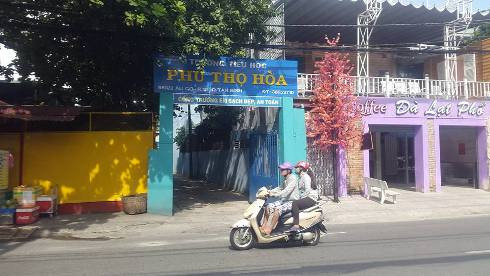 Cô B.T của Trường Phú Thọ Hòa bị phụ huynh nói tường trình việc dạy thêm chưa đúng sự thật (ảnh: P.L) Cô B.T của Trường Phú Thọ Hòa bị phụ huynh nói tường trình việc dạy thêm chưa đúng sự thật (ảnh: P.L)