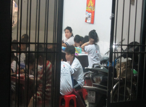 Điểm dạy thêm 'chui' ở hẻm 237 đường Tân Thới Nhất 1, quận 12 đã bị đóng cửa vĩnh viễn (Ảnh: P.L) Điểm dạy thêm 'chui' ở hẻm 237 đường Tân Thới Nhất 1, quận 12 đã bị đóng cửa vĩnh viễn (Ảnh: P.L)