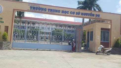 Trường trung học cơ sở Nguyễn Du đang bị phụ huynh phản ánh về tuyển sinh lớp 6 năm nay (ảnh: P.L) Trường trung học cơ sở Nguyễn Du đang bị phụ huynh phản ánh về tuyển sinh lớp 6 năm nay (ảnh: P.L)