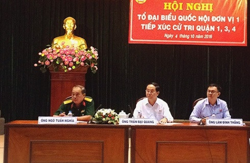 3 đại biểu Quốc hội TP.HCM ở tổ đại biểu số 1 tiếp xúc cử tri quận 1,3 và 4 sáng ngày 4/10 (Ảnh: VOH)