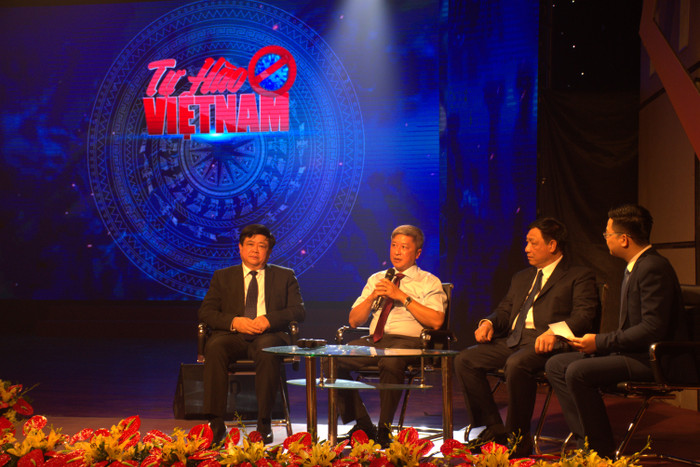 Tự hào Việt Nam - Việt Nam quyết tâm chiến thắng đại dịch COVID-19 (Ảnh: Đức Minh) Tự hào Việt Nam - Việt Nam quyết tâm chiến thắng đại dịch COVID-19 (Ảnh: Đức Minh)